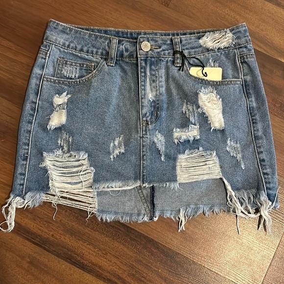 Litz Dresses & Skirts - NWT Litz Distressed Jean Skirt Size Small- 29 waist
